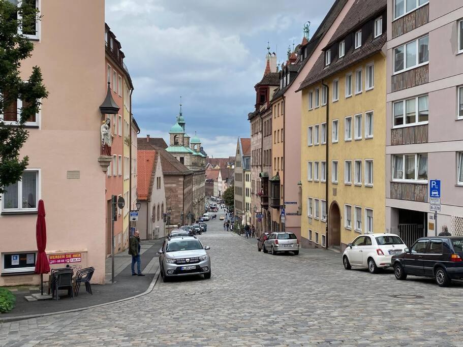 Grosszuegiges Studio-Apartment - Top-Lage + Parken Nuremberg Luaran gambar